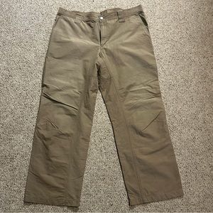 Columbia Men’s Hiking Pants Khaki 38/30 Side/Rear Zip Pocket